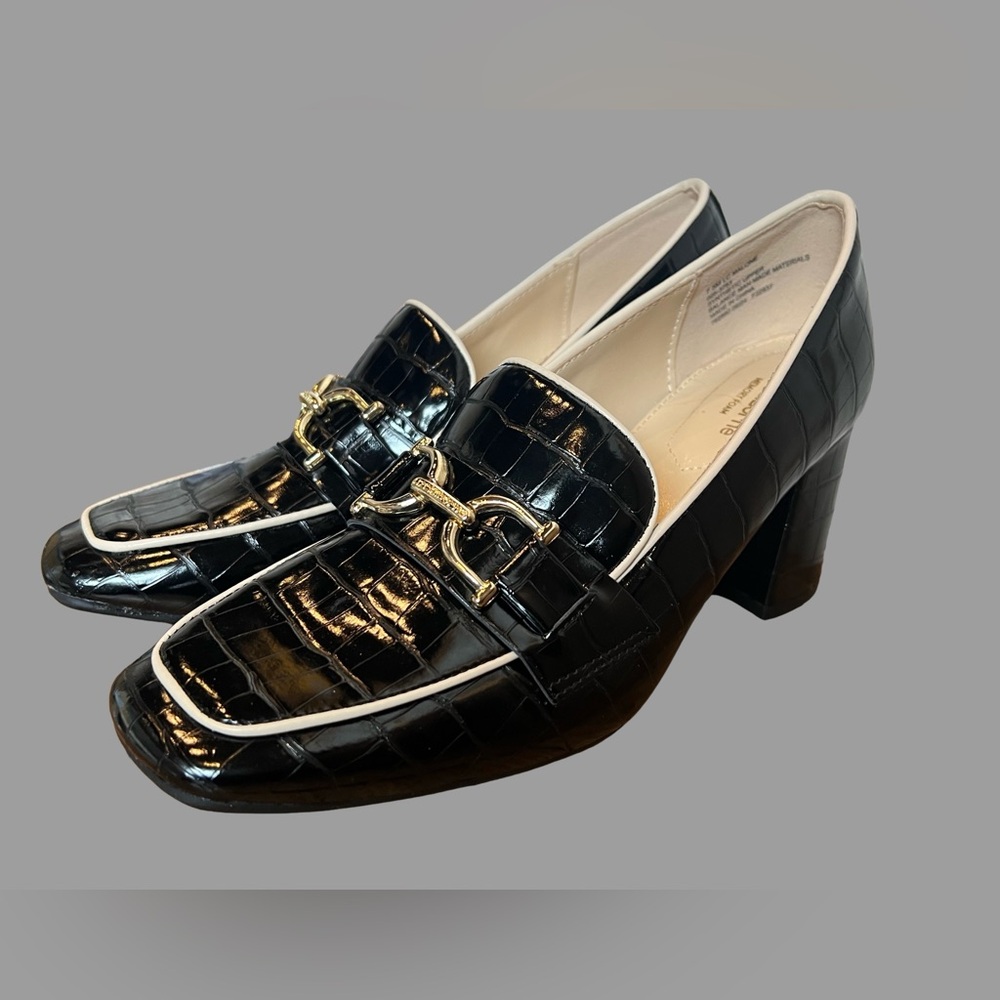 NEW Black Croc-Embossed Block Heel Loafers Size 7.5 | Old Money Classic